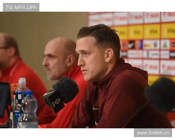 博涅克：曾劝莱万挑战意甲展现射手实力